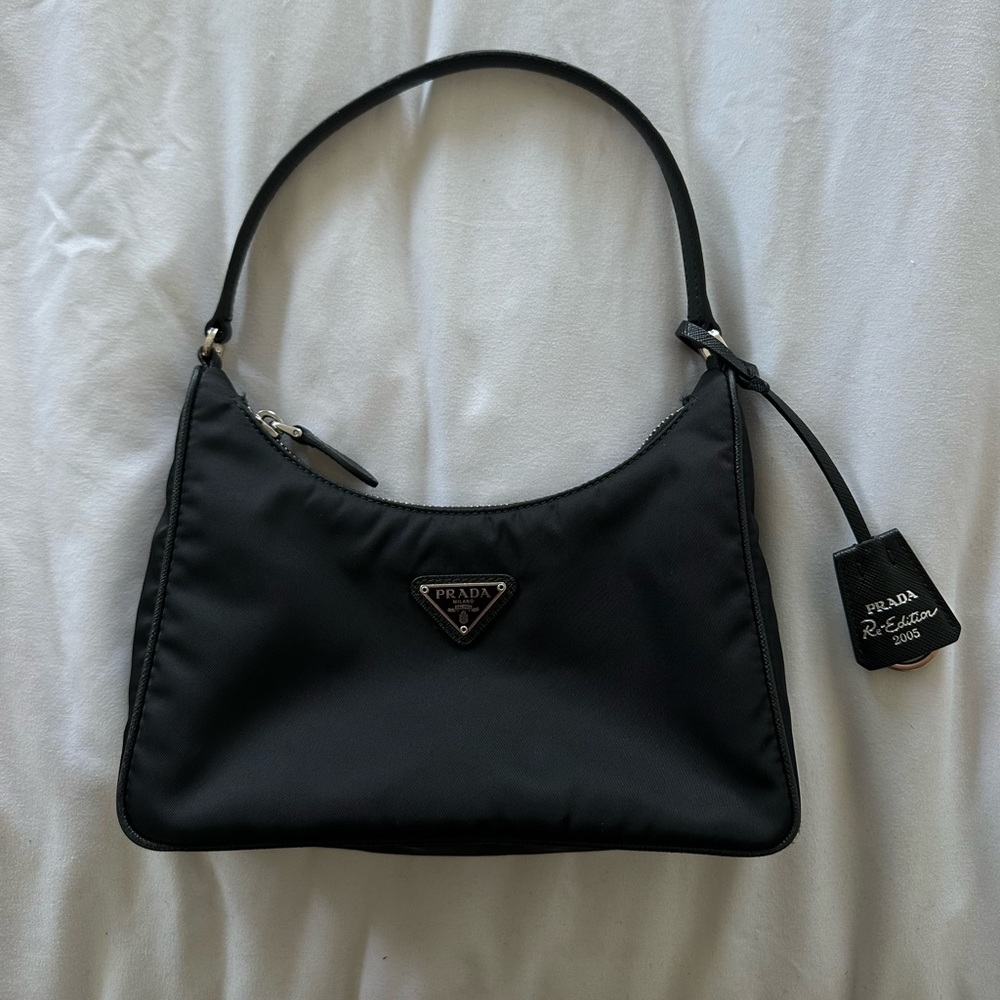Authentic Prada Re-Edition 2005 Re-Nylon Bag